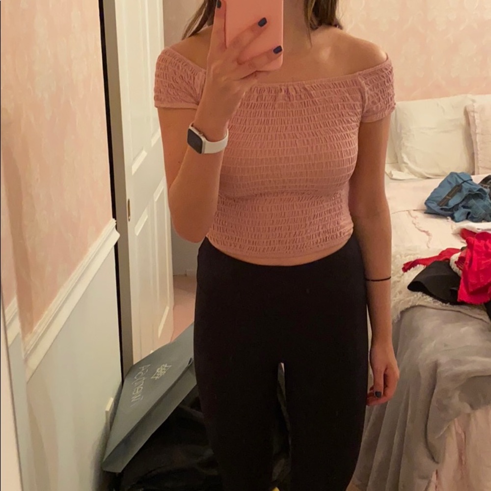 Pink off the shoulder crop top💕